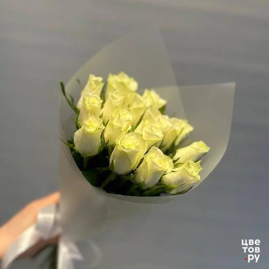 15 белых роз 